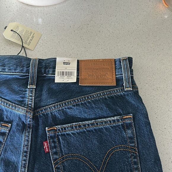 NWT Levi's Ribcage Denim Short Super High Rise Slim Through Hip Button Fly 28 - Picture 14 of 15